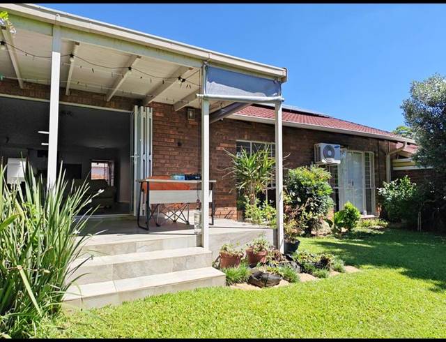 3 BEDROOM SIMPLEX FOR SALE IN WATERKLOOF HEIGHTS